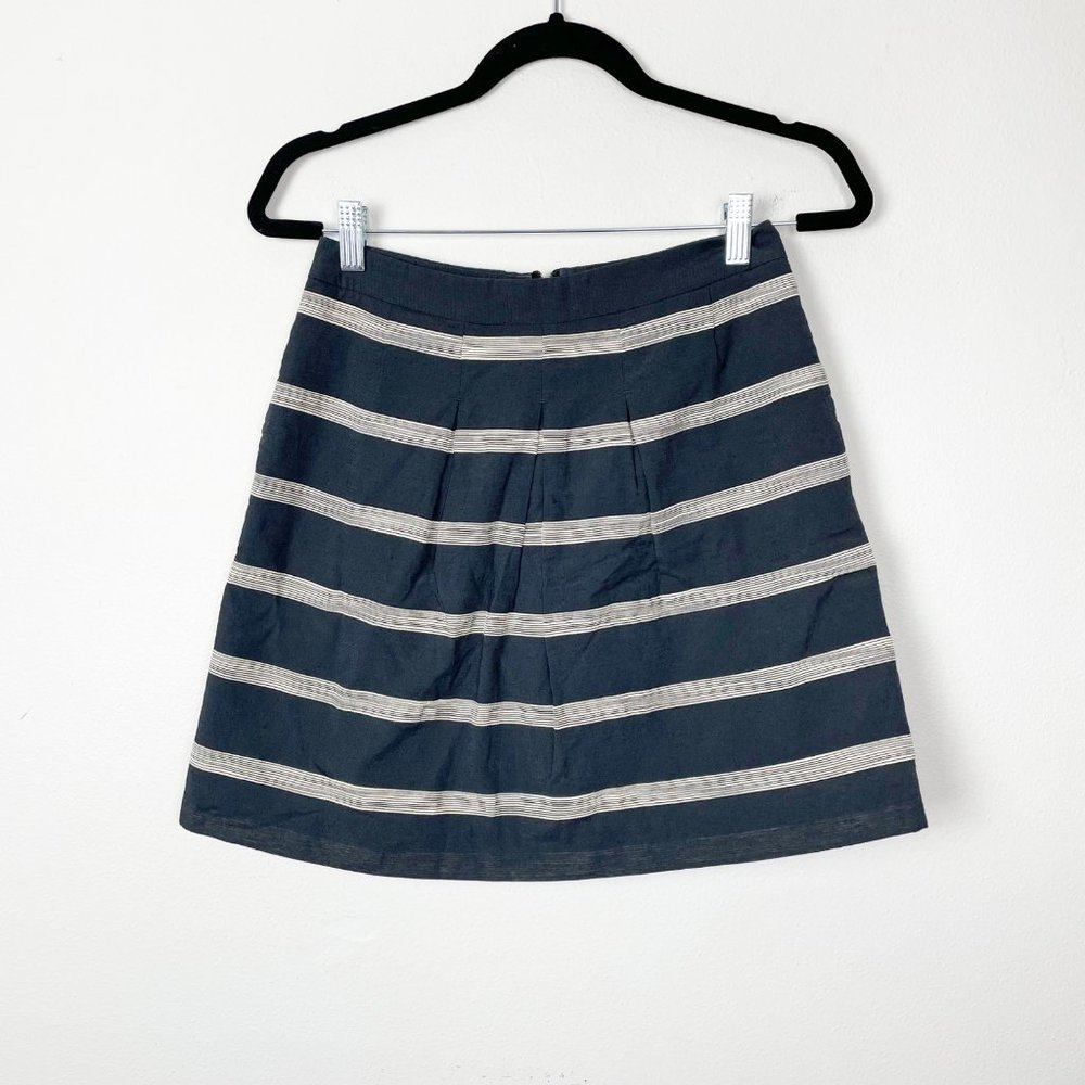 Loft Woman's Sz 00 Black High Rise Striped Pleated Front‎ Circle Skirt